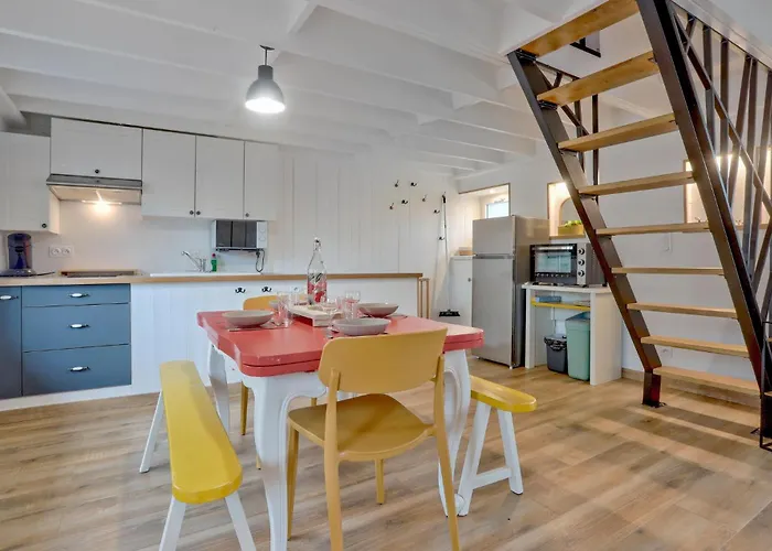 1 Bedroom Cozy In Apartment