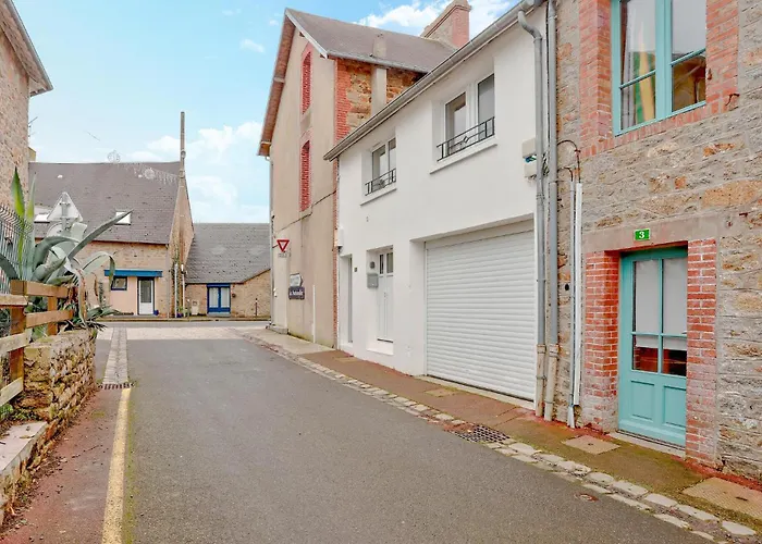 1 Bedroom Cozy In Apartment *