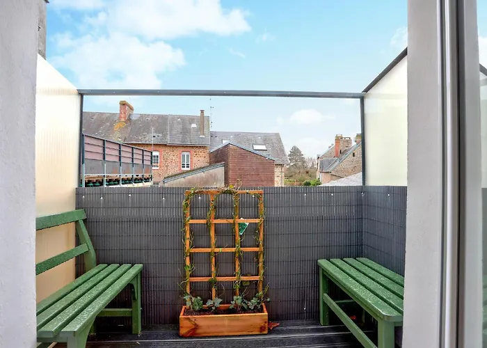 1 Bedroom Cozy In Apartment